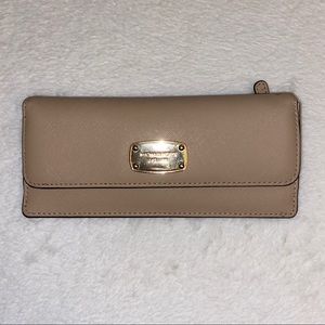MICHEAL KORS Beige Wallet